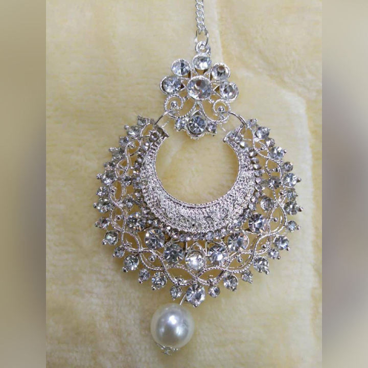 Stone%20Setting%20Womans%20Fashionable%20Tikli%20-%20Silver%20-%20Image%202