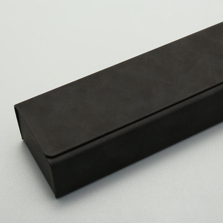 Stylish%20Design%20%20%20Glasses%20Case%20Soft%20Interior%20Lining%20%20%20High%20Quality%20%20%20Scratch-Proof%20%20%20Eyeglasses%20Box%20Durable%20%20%20Pressure%20Resistant%20%20%20Glasses%20Box%20for%20Travelling%20%20%20Daily%20Use%20%20%20Myopia%20And%20Presbyopia%20Users%20-%20Image%207