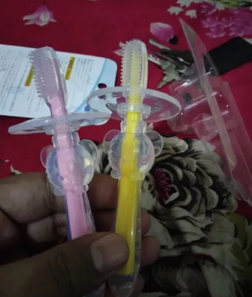 Baby%20Soft%20Silicone%20Bristles%20Teether%20Care%20Training%20Toothbrush%20(1%20pcs/Multi%20Color)%20-%20Image%207