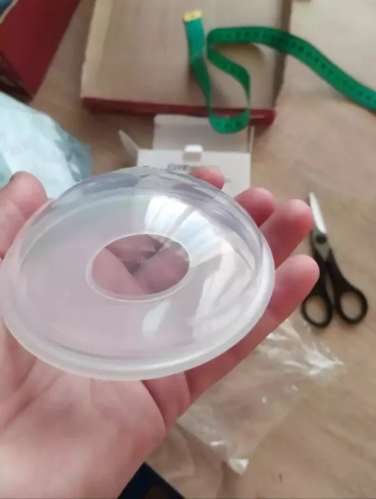 2pices%20Silicone%20Wearable%20BreastMilk%20Collector%20-%20Image%208