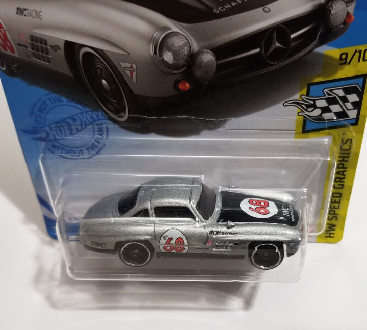 Hot%20Wheels%20(Mainline)%20Mercedes-Benz%20300%20SL%20Silver,%20Scale%20-%201:64%20-%20Image%203