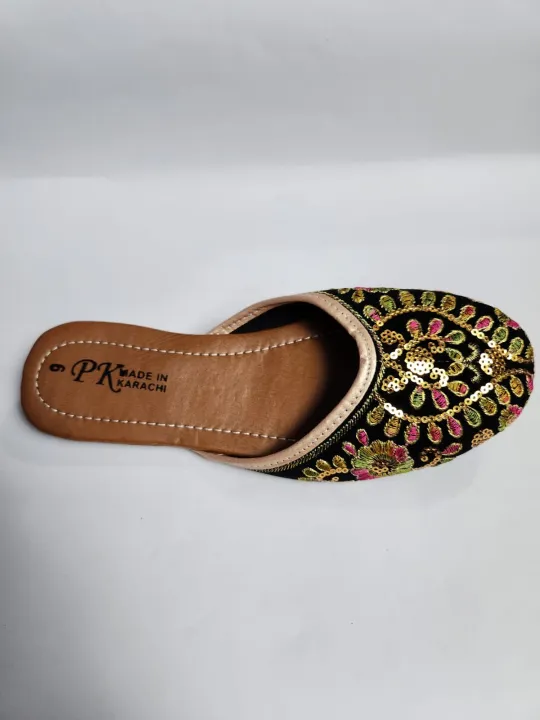 Girls%20exclusive%20Eid%20collection%20nagra%20shoes%20-%20Image%202