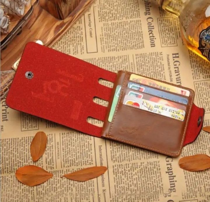 Men's%20Leather%20Wallet%20with%20Button%20and%20Accordion%20Design%20-%20Image%205