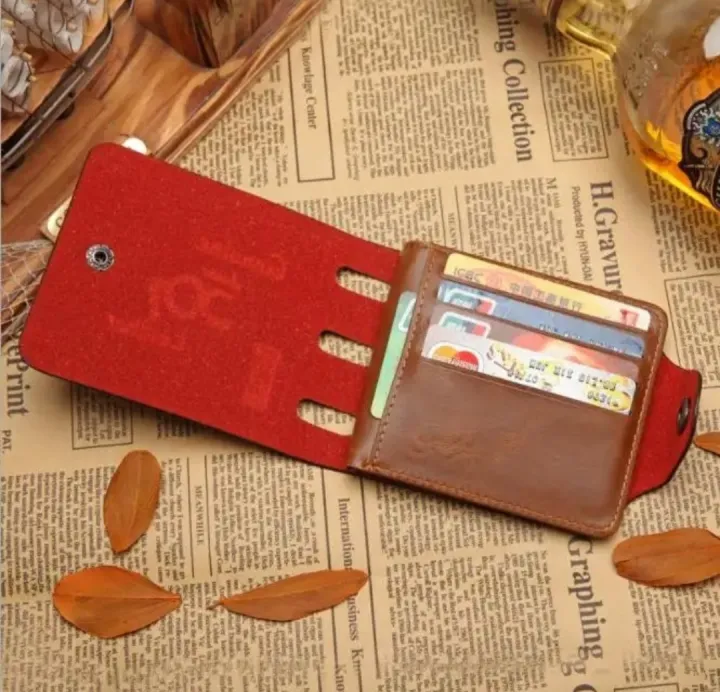 Men's%20Leather%20Wallet%20with%20Button%20and%20Accordion%20Design%20-%20Image%205