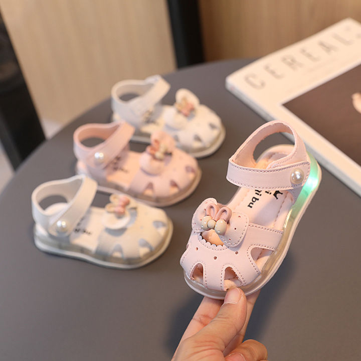 A%20piece%20of%20baby%20girl%20sandals%200%20a%201-2%20years%20old%20summer%20baby%20soft%20soled%20toddler%20girls%20princess%20flashing%20sandals%20-%20Image%203