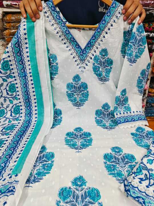 Readymade%20Three%20Piece%20For%20Women%20Exclusive%20Collection%20Print%20And%20Karchupi%20Work%20Exclusive,%20Stylist,%20Fashionable%20Three%20Pics%20For%20Woman%20-%20Image%202