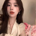 Xiaohongshu Internet celebrity new Xingyue earrings niche design sense ins style earrings female Korean temperament planet stud earrings.