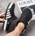 New Cross Fashion classic sandals for men and women outdoor sports leisure beach shoes sandals and slippers suitable for all seasons. 