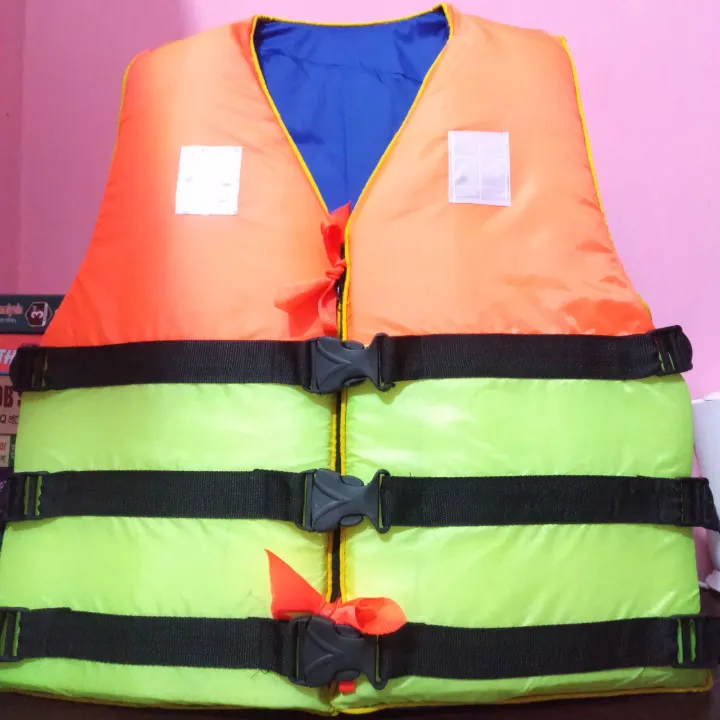 Life%20Jacket%20For%20Swimming%20and%20Safety%20-%20Image%205