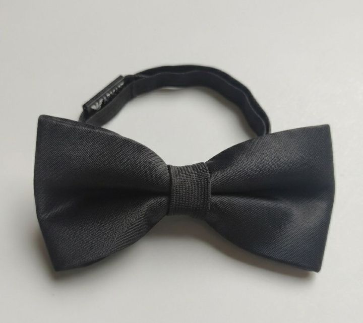 Men's%20Black%20Adjustable%20Bow%20Tie%20%7C%20Pre-Tied%20Formal%20Bow%20Tie%20for%20Wedding%20Party%20-%20Image%202