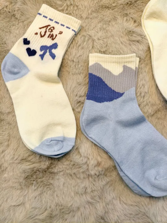 Soft%20Cotton%20Cartoon%20Socks%20for%20Women%20&%20Girls%20%7C%20Breathable%20Mid%20Tube%20Socks%20%7C%20Cute%20Pattern%20%7C%20Daily%20Wear%20-%20Image%207