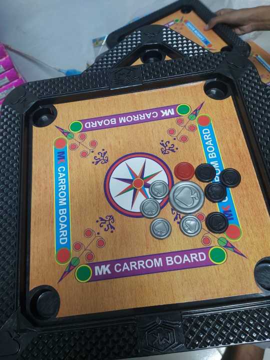 Plastic%20Carom%20Board%20(Double-Sided%20Play)%20-%20Enjoy%20Carom%20and%20Ludu%20with%20One%20Board%20-%20Easy%20to%20Set%20%20Up%20and%20Clean%20for%20Family%20Fun%20-%20Image%203