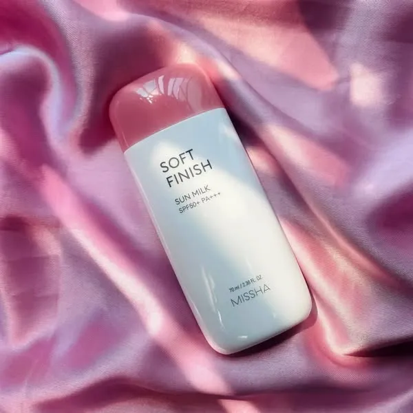 Missha%20Soft%20Finish%20Sun%20Milk%20SPF%2050+%20PA+++%20-%2070ml%20for%20extra%20care%20-%20Image%203