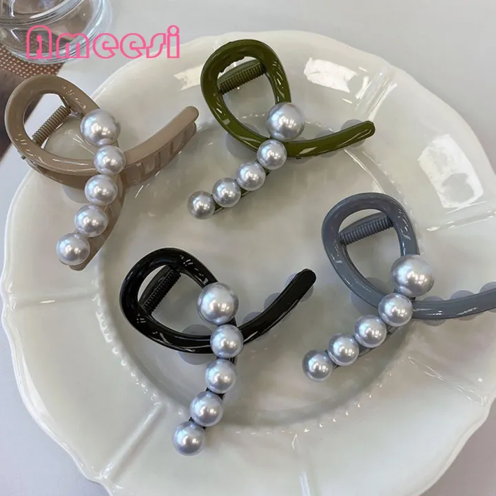 Vintage%20Hair%20Claw%20Clasp%20Stylish%20Faux%20Pearl%20Hair%20Claw%20with%20Cross%20Hollow%20Out%20Design%20Strong%20Grip%20Anti-slip%20Hair%20Styling%20Tool%20for%20Women%20-%20Image%209