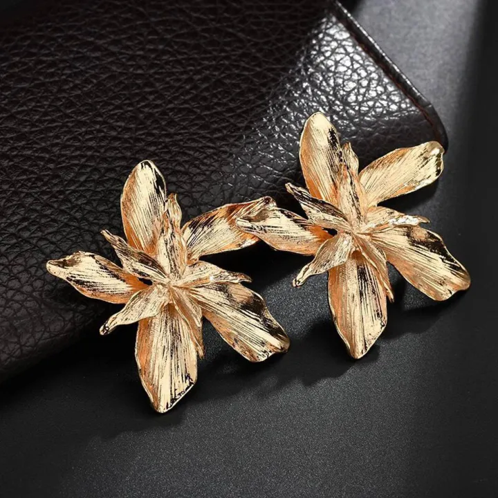 Trendy%20Big%20Stud%20Flower%20Dangle%20Drop%20Earrings%20for%20Girls%20Simple%20Stylish%20Fashion%20New%20Collection%202024-%20Earrings%20for%20Girls%20Stylish/%20Earring%20for%20Women%20Jewelry%20-%20Image%202