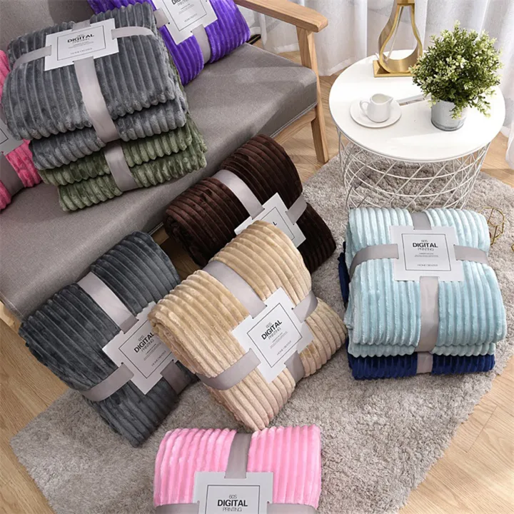 Flannel%20Throw%20Blanket%20Fuzzy%20Fluffy%20Soft%20Cozy%20Blanket%20for%20Couch%20Sofa%20Living%20Room%20Microfiber%20Plush%20Hugging%20Blanket%20for%20Bed%20Sofa%20-%20Image%203