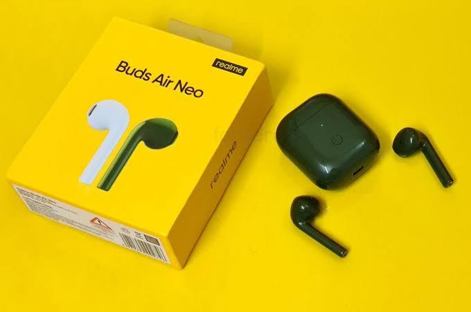 Realme%20Buds%20Air%20Tws%20Wireless%205.0%20Earphone%20-%20Neckband%20-%20Wireless%20Earbud%20-%20Image%202