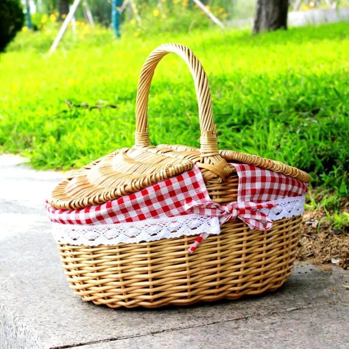 Individual%20Country%20Style%20Wicker%20Picnic%20Basket%20Hamper%20with%20Lid%20and%20Handle%20&%20Liners%20for%20Picnics,%20Parties%20and%20BBQs%20-%20Image%203