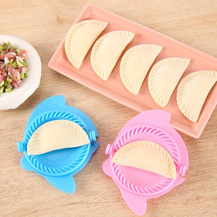 Dumpling%20Mold%20DIY%20Dumplings%20Maker%20Dough%20Pressing%20Tool%20Dumpling%20Skin%20Pressing%20Tool%20Manual%20Wrapper%20Portable%20Kitchen%20Tool%20-%20Image%203