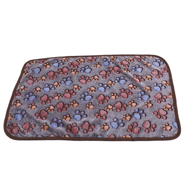 Pet%20Soft%20Warm%20Blanket%20Winter%20Coral%20Plush%20Paw%20Print%20Blanket%20Cat%20And%20Dog%20Mattress%20Medium%20Small%20Dogs%20Cats%20Coral%20Fleece%20Pet%20Supplies%20-%20Image%204