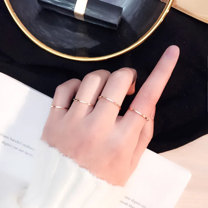 Thin%20Stackable%20Minimalist%20Simple%20Dome%20Couples%20Rose%20Gold%20Silver%20Black%20Plated%20Titanium%201MM%20Wedding%20Band%20Ring%20For%20Men%20Women%20-%20Image%207