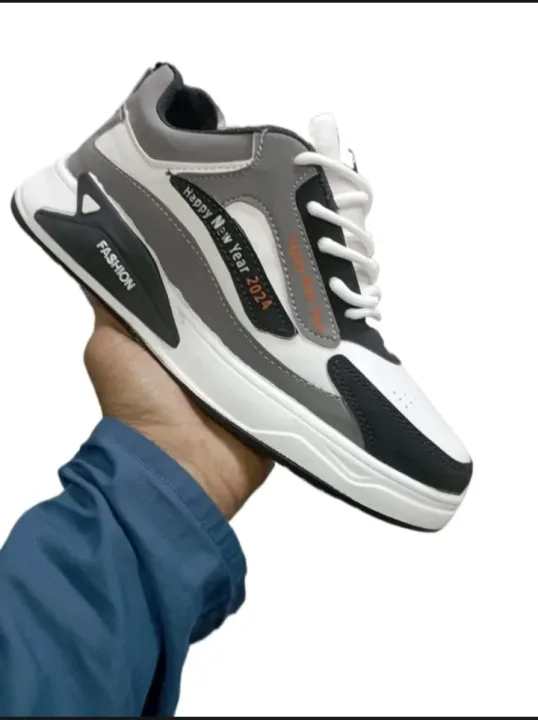 Stylish%20and%20Fashionable%20Winter%20and%20Summer%20Sneakers%20for%20Men%20By%20Tahus%20Bazar%20-%20Image%204