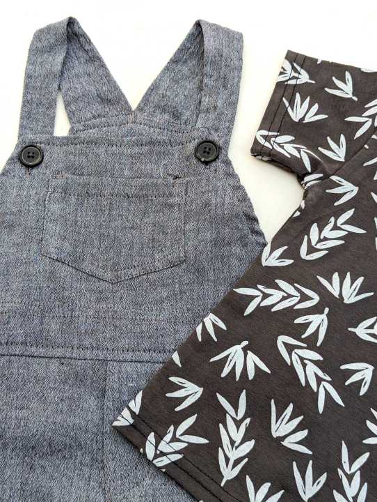 Baby%20Boy%20Jumpsuit/Romper%20With%20Cotton%20Printed%20Tees%20and%20Twill%20Short%20dungarees%20-%20Image%202