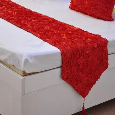 Romantic%20Red%20Roses%20Bed%20Runner%20Luxury%20laciness%20rose%20Bed%20Tail%20Towel%20Bedding%20Scarf%20Wedding%20Home%20Hotel%20Bedroom%20Decorations%20-%20Image%202