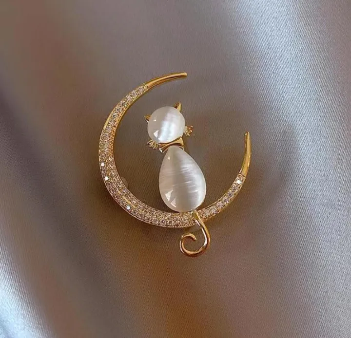 Easily%20Usable%20-%20Moon%20Cat%20Fashionable%20Brooch%20Hijab%20Safety%20Pin%20for%20Girls%20and%20Women's%20-%20Easy%20To%20maintain%20-%20Designed%20-%20Urban%20Vibes%20-%20Image%203