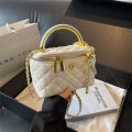 2024 tren new Lingge small square bag, internet brity chain, one shoulder crossbo fashionable portable women's bag.