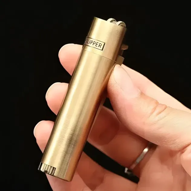 Clipper%20Metal%20Butane%20gas%20Li2ghter%20For%20Men%20-%20Image%203