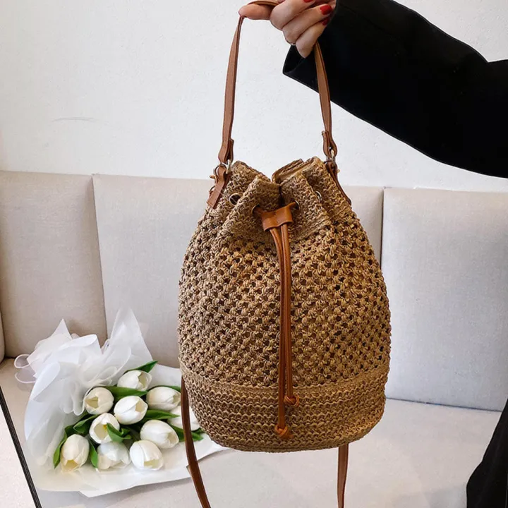 Eco-Friendly%20Bamboo%20Handle%20Straw%20Bag%20Chic%20Natural%20Lightweight%20Handmade%20Bamboo%20Woven%20Handbag%20Sustainable%20Handcrafted%20Handmade%20Straw%20Woven%20Beach%20Bag%20for%20Beach%20Vacations%20Summer%20Outings%20Casual%20Gatherings%20-%20Image%204