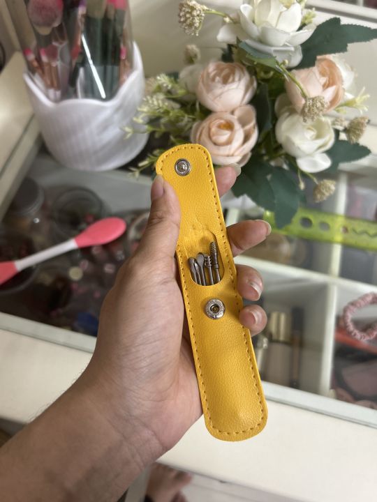 Ear%20Cleaner%20Pro%206-in-1%20Stainless%20Steel%20Ear%20Pick%20Set%20with%20Leather%20Case%20-%20Image%202