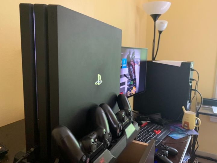 PS4%20Stand%20Cooling%20Fan%20for%20PS4%20Slim%20/%20PS4%20Pro/Playstation%204,%20PS4%20Pro%20Stand%20Vertical%20Stand%20Cooler%20with%20Dual%20Controller%20Charge%20Station%20&%2016%20Game%20Storage%20Good%20effect%20and%20easy%20to%20use%20-%20Image%205