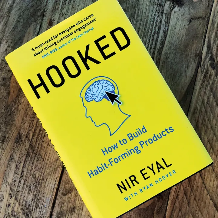 Hooked:%20How%20to%20Build%20Habit-Forming%20Products%20by%20Nir%20Eyal%20-%20Premium%20-%20Paperback%20-%20Image%202