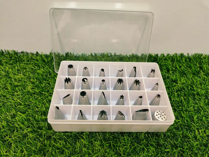 Silver%20Stainless%20Steel%2024%20Pcs%20Cake%20Decorating%20Nozzle%20Set.%20-%20Image%203