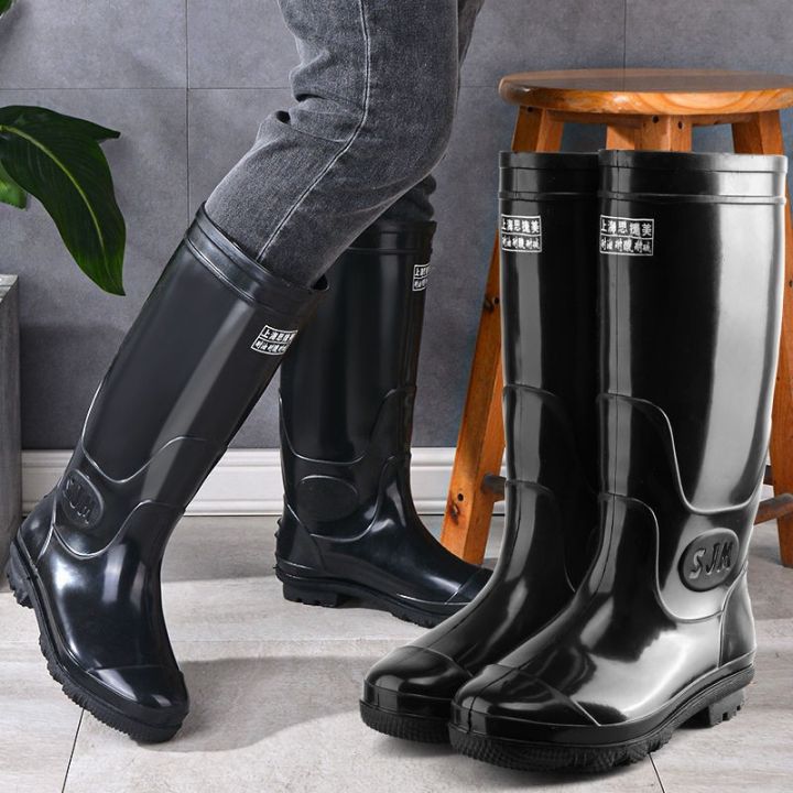 Solid%20color%20waterproof%20high%20barrel%20rain%20boots,%20labor%20protection%20men's%20water%20shoes,%20rubber%20and%20plastic%20rain%20boots,%20black%20rubber%20shoes,%20thickened%20wear-resistant%20water%20boots,%20construction%20shoes%20-%20Image%204