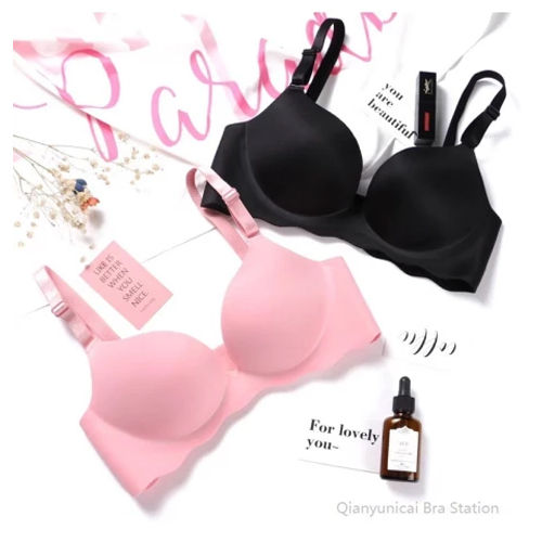 China%20Foam%20Bra%20for%20Women%20and%20Girls%20-%20Body%20Fitting,%20Comfortable%20Foam%20Cup%20Bra%20with%20Adjustable%20Closure%20-%20Image%202