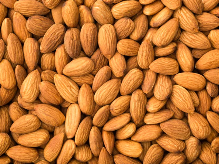 Almonds%20-%20100gm%20-%20Image%204