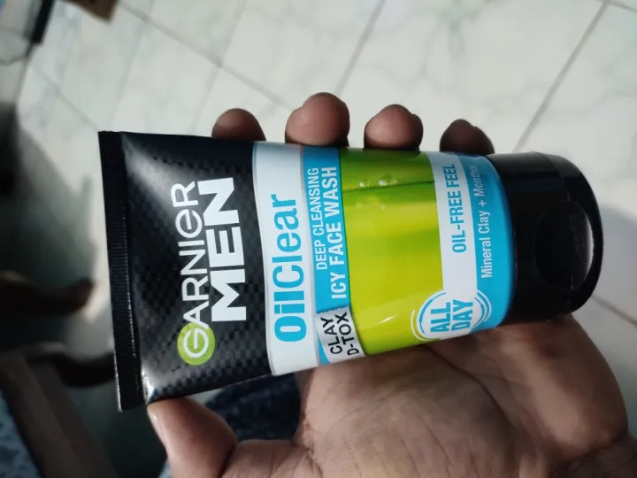 Garnier%20Men%20Oil%20Clear%20Deep%20Cleansing%20Icy%20Face%20Wash%2050gm%20%7C%20India%20-%20Image%202