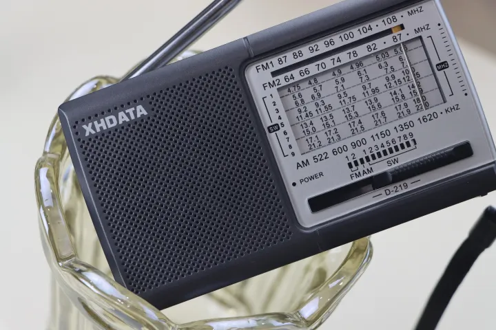 XHDATA%20D219%20Portable%20AM,%20FM,%20Shortwave%20Radio%20Excellent%20Signal%20Reception%20Capacity%20and%20Crystal%20Clear%20Sound%20Quality.%20Best%20For%20Short%20Wave%20Lover.%20High%20Sensitivity%20Shortwave%20Pocket%20Radio.%20Xhdata%20D219%20International%20Brand%20Radio%20(Gray/Silver)%20-%20Image%207
