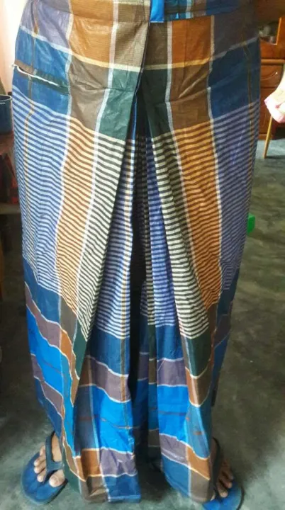 Pocket%20Lungi%20-%20SR%20Tarun%20Lungi%20-%20100%25%20cotton%20-%20Exclusive%20Design%20-%20Paka%20Rong%20-%20Selai%20Kora%20-%20Stitched%20-%20Lungi%20For%20Men%20-%205.5%20Hand%20Lungi%20-%20Image%204