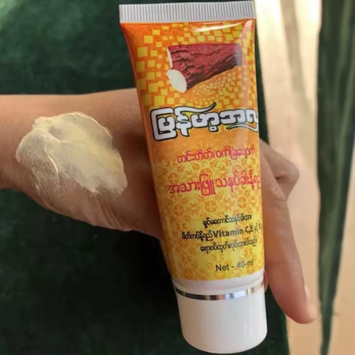Thanaka%20Chandon%20Cream%2040ml%20with%20Vitamin%20C,E%20&%20B3%20%7C%20Made%20in%20Myanmar%20-%20Image%203