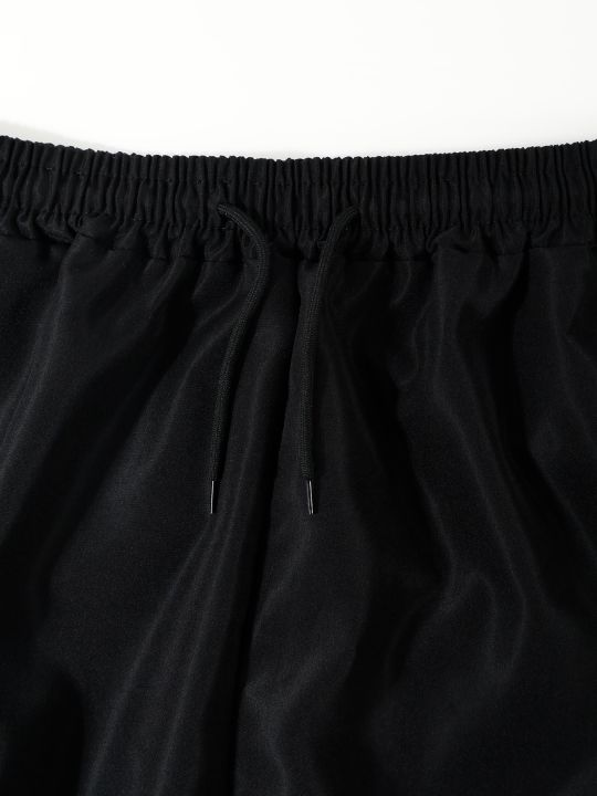 Workwear%20pants%20for%20men's%20spring%20and%20autumn%20styles%20with%20multiple%20pockets%20and%20ankle%20straps,%20casual%20and%20versatile%20cropped%20pants%20-%20Image%204