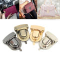 Metal oval buckle rotating lock suitable for DIY bags. 