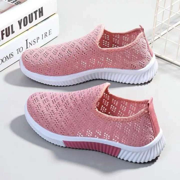 Summer%20Old%20Beijing%20Cloth%20Women's%20with%20Hollow%20Breathable%20Casual%20Soft%20Sole%20Mesh%20Flat%20Bottom,%20One%20Step,%20Mom's%20Shoes%20-%20Image%202