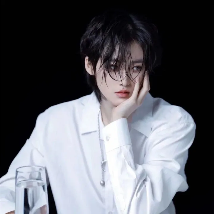 Anchovy%20Wig%20for%20Men%20and%20WomenAJapanese%20Wolf%20Tail%20Korean%20Style%20Handsome%20Short%20Hair%20Natural%20&%20Fluffy%20Bangs%20UniversalcosHeadgear%20-%20Image%204