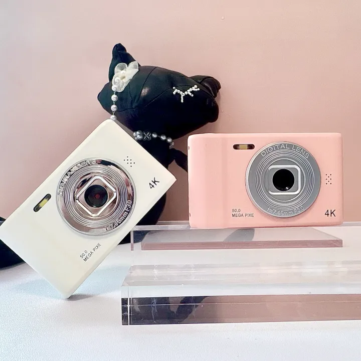 BLUFIV%20Kids%20Digital%20Camera%20with%20720p%20IPS%20Screen,%204600W%20Pixel%20Dual-Lens,%20600mAh%20Rechargeable%20Battery,%202.4-Inch%20Display,%203-Speed%20Timer,%20USB/Battery%20Powered%20for%20Ages%203-6,%20Best%20Gift%20for%20Holidays%20-%20Image%205