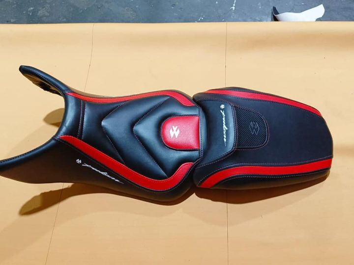 Pulsar n160 red color premium seat cover