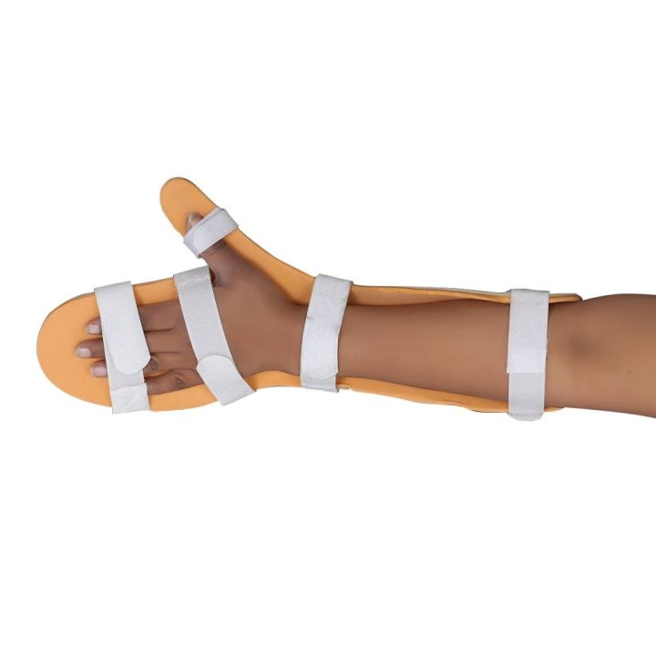 Cock-up%20Splint%20Hand%20Resting%20-%20Image%204